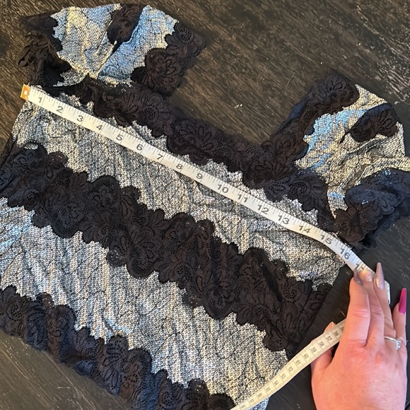 Lace top - Picture 3 of 5